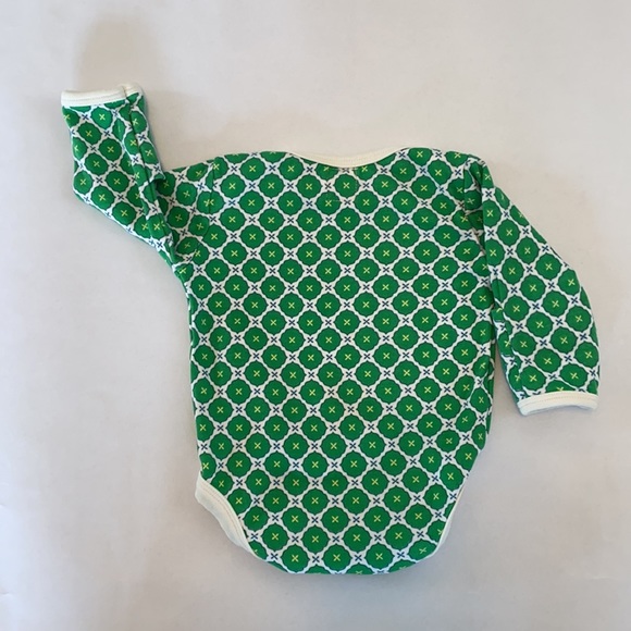 Made in Canada onesie - Picture 2 of 5